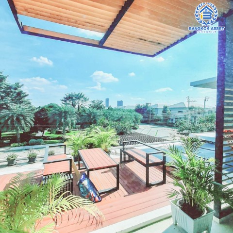 *****บ้านเดี่ยวมือสองย่านนนทบุรี ม.เพอร์เฟคมาสเตอร์พีช เซนจูรี่ รัตนาธิเบศร์ #หลังมุม เนื้อที่กว้างขวางจุใจสุดๆ ถึง 205.3 ตร.ว. ฟังก์ชันจัดหนักถึง 6 ห้องนอน6 ห้องน้ำ 4 ที่จอดรถ คฤหาสน์หรูหรา สไตล์โมเดิร์น มีระดับทันสมัย บนทำเลติดถ.รัตนาธิเบศร์  ใกล้รถไฟฟ้าสายสีม่วง "สถานีไทรม้า" และทางด่วน